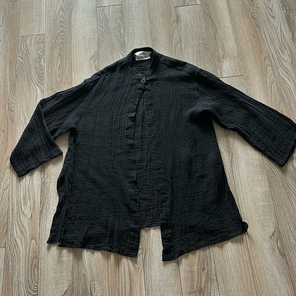 Max Mara women’s size 8 black linen cover-up